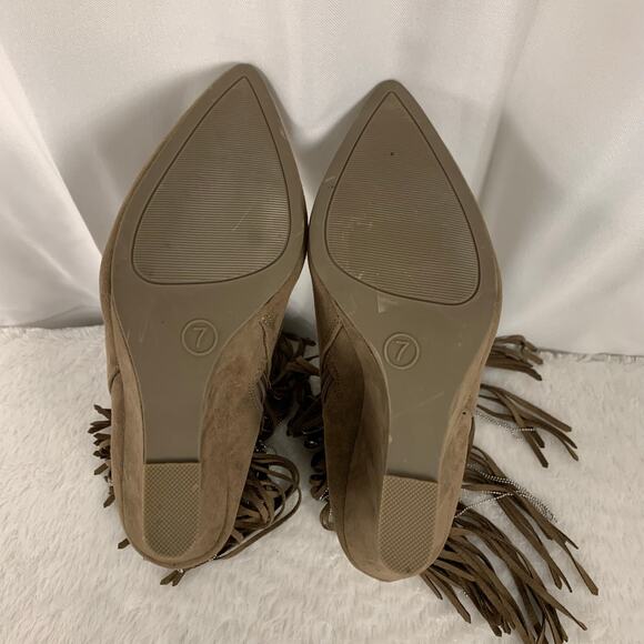Betseyville by Betsey Johnson Fringe Tan Wedge Ankle Boots Size 7 - Picture 10 of 10
